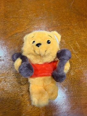 Winnie the Pooh Hunny Hugs Mystery Pot